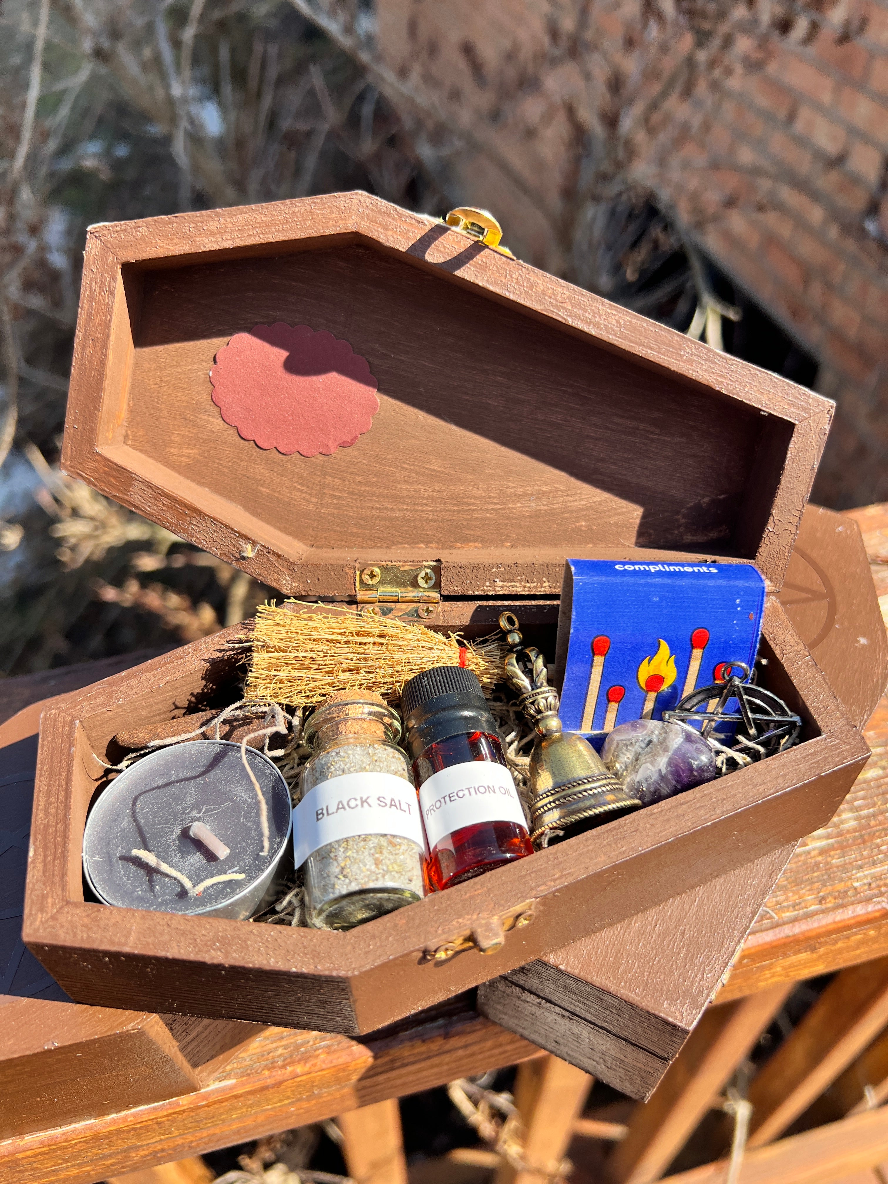 Coffin Travelling Witch Altar XL